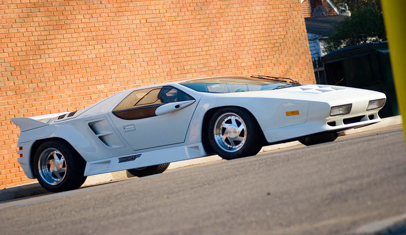 Illustration for article titled Ten Totally Bogus 90s Cars